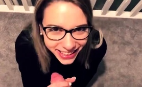 nerdy-european-teen-puts-her-mouth-to-work-on-a-meat-stick
